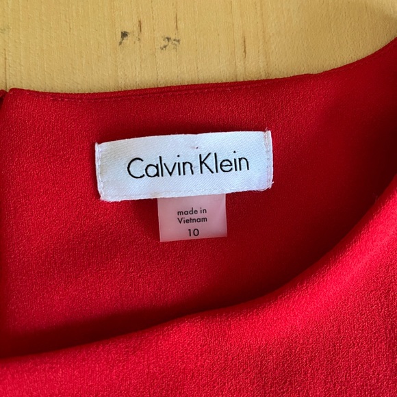 Calvin Klein 3/4 Bell Sleeve Boat Neck Sheath Dress Red Size 10 - Picture 9 of 10